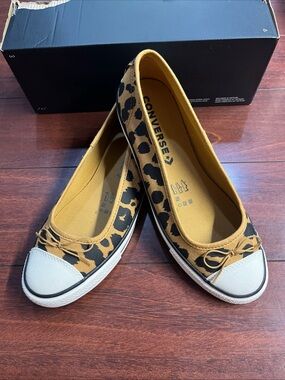 Womens 8 Converse Dainty Ballerina Slip On Cow Print Honey A17865F HALF BOX
